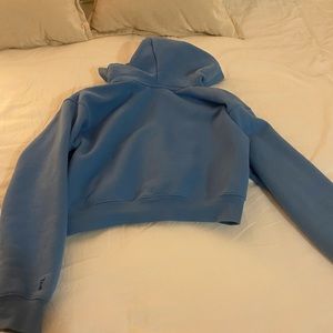 Aritzia boyfriend cropped hoodie blue